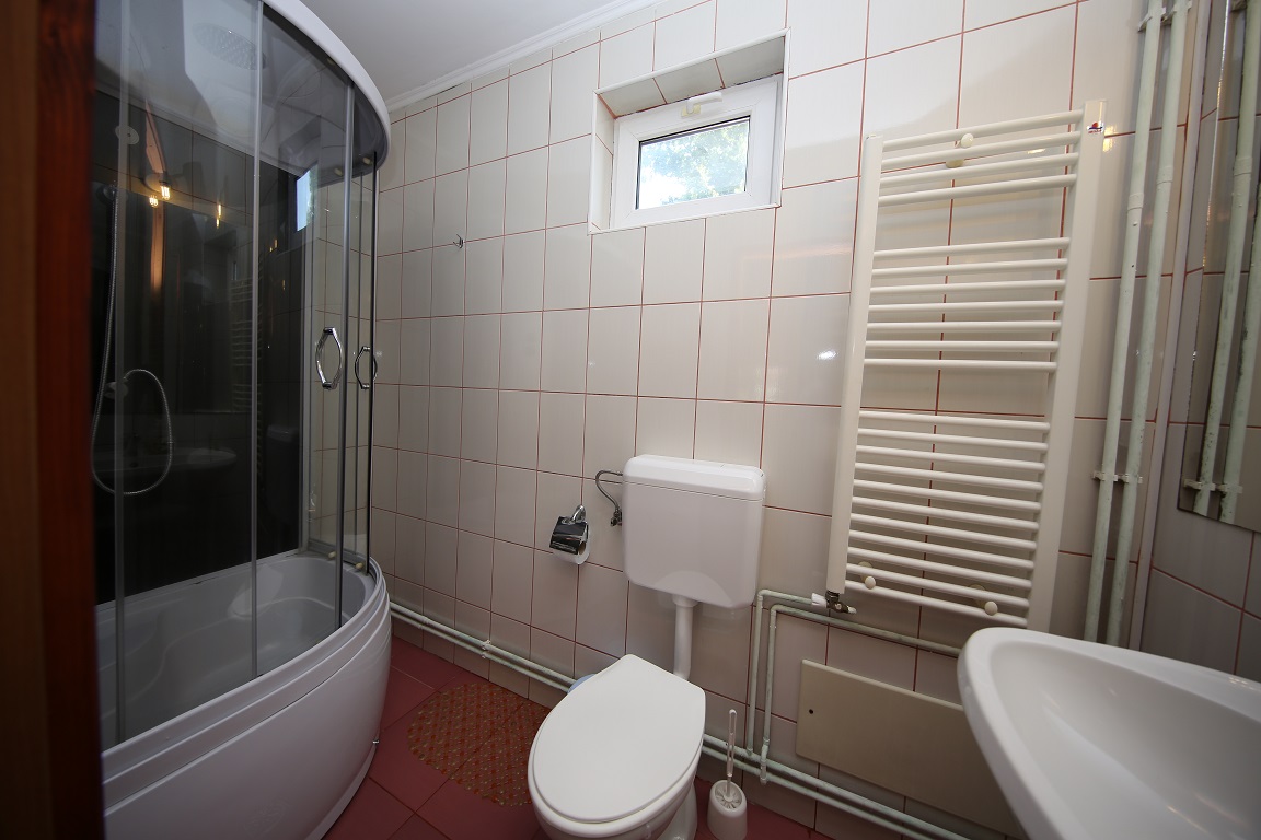 Baie pensiunea criveanu